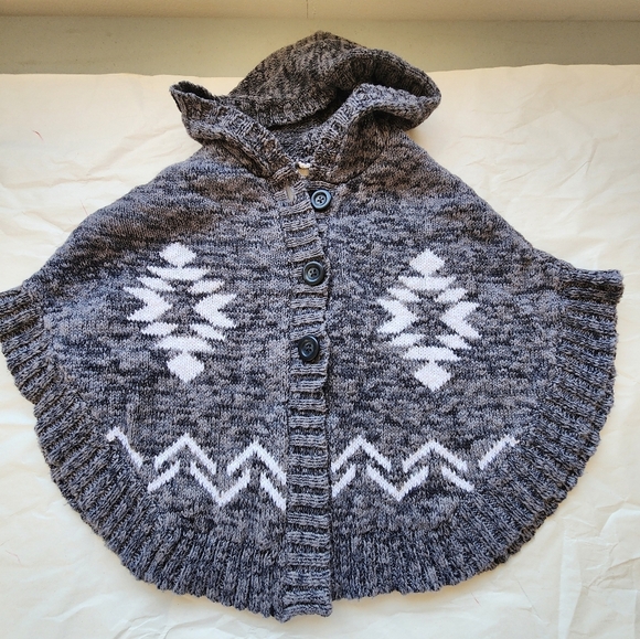 Oshkosh Genuine Tribal Knit Button Front Girls Hoodie Poncho Size 4T - Picture 1 of 5
